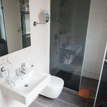 Apartment Omas-stubb-das-komfort-dz-mit-balkon-im-herrenhaus *